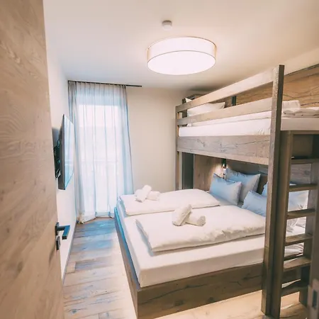 Apartman Livalpin View *