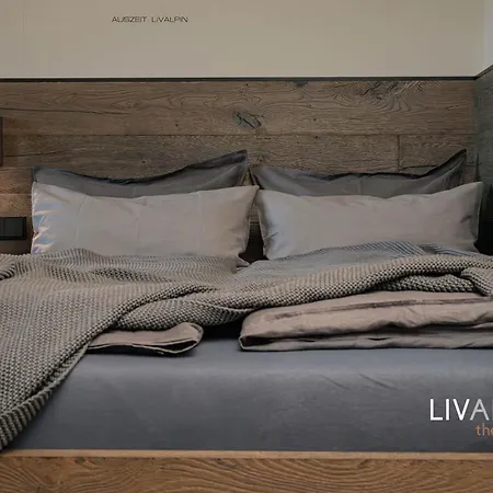 Livalpin View Apartman
